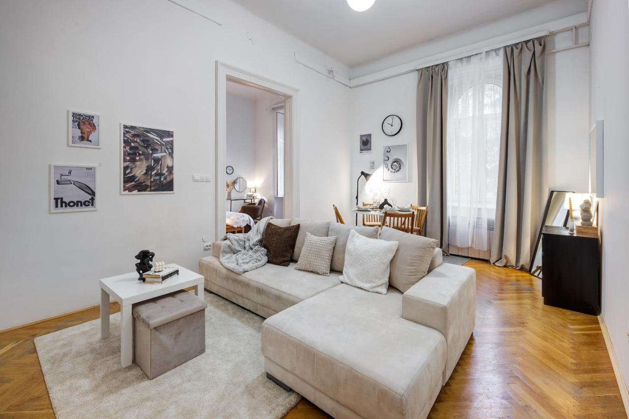 Felsoerdosor Residence Budapest Exteriör bild